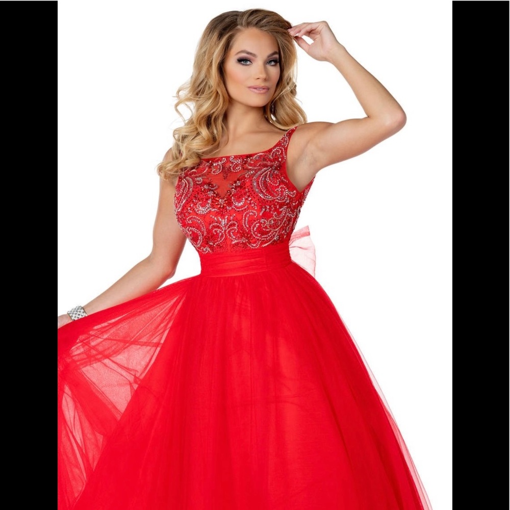 Envious prom by Karishma dress style-E1101